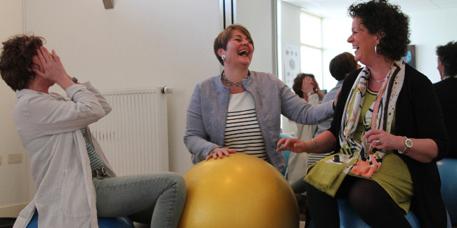 Therapeuten op oefenballen